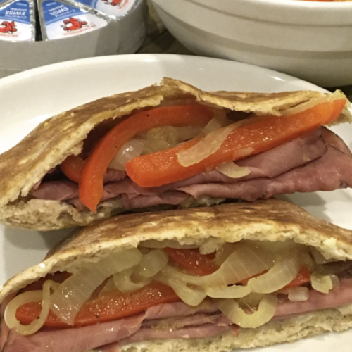 Roast Beef Pita With Sauce